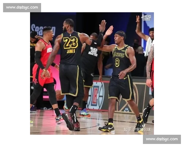 总决赛再起风云湖人热火下一战胜负悬念拉满詹眉巴特勒对决引爆期待