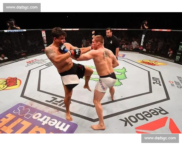 弗兰克米尔与牛头人巅峰对决揭示综合格斗时代变迁重量级恩怨史传奇